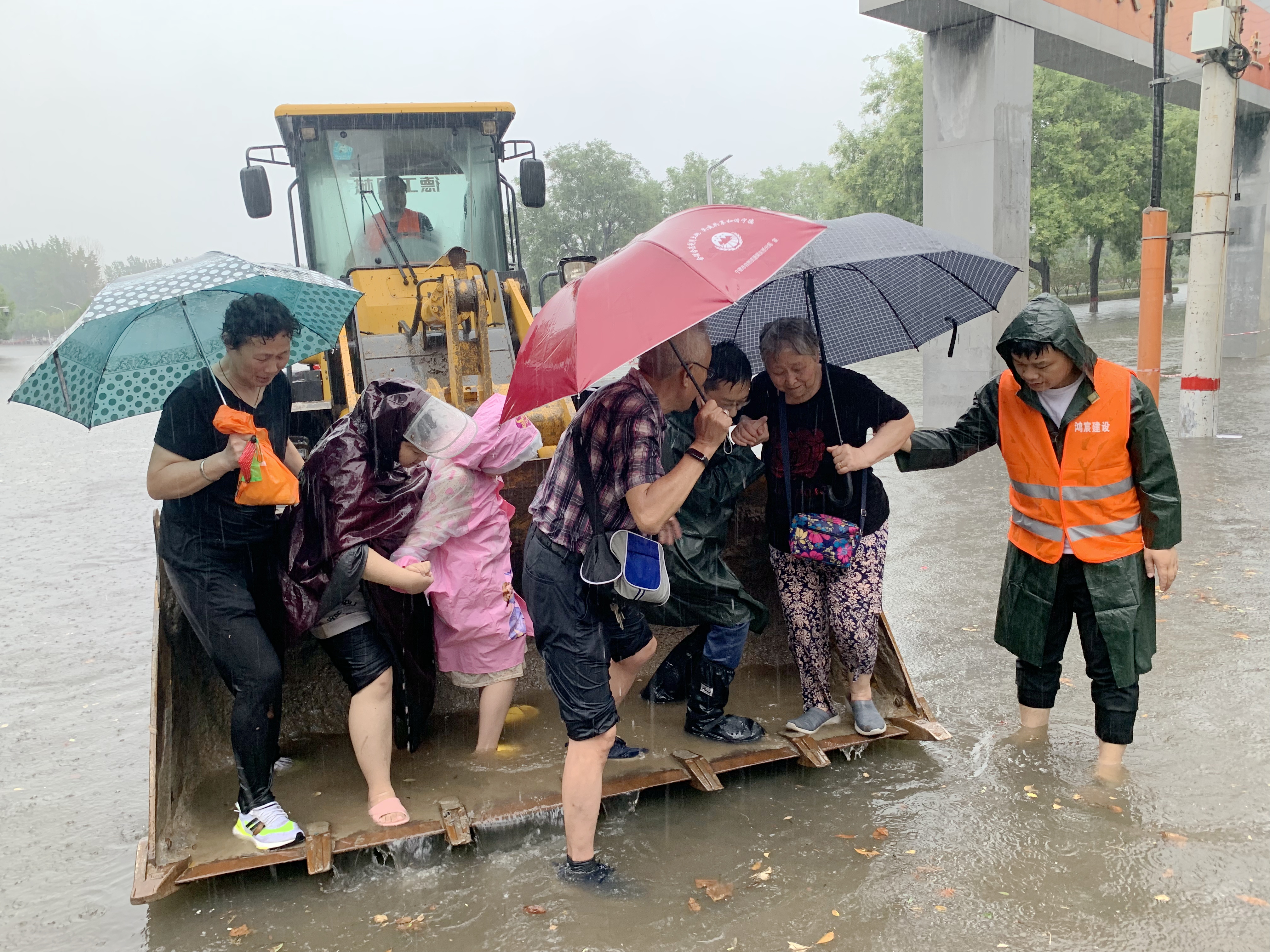 【聞汛而動】抗洪搶險|河南鴻宸在行動！